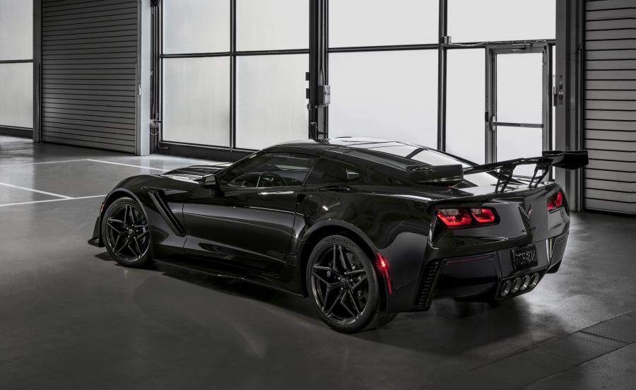  Chevrolet Corvette ZR1 (C7) 2018 года  (фото 13 из 67)